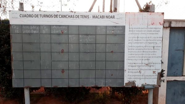 Cartel turnos de tenis viejo